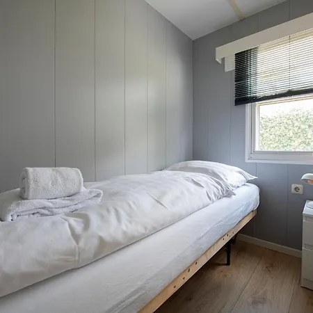 75, Relax - Nature - Cycling - Hiking - Central! - Leisure Only *