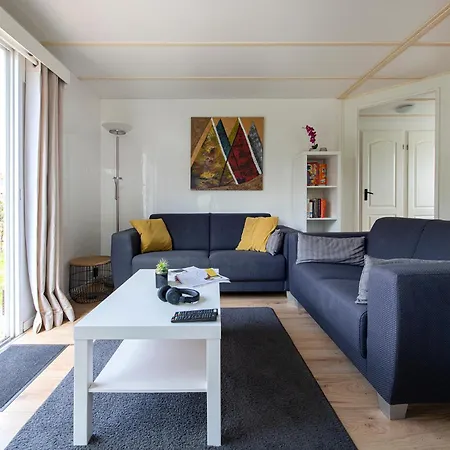 75, Relax - Nature - Cycling - Hiking - Central! - Leisure Only Chalet