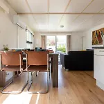 75, Relax - Nature - Cycling - Hiking - Central! - Leisure Only Ойстервейк