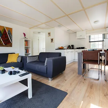 75, Relax - Nature - Cycling - Hiking - Central! - Leisure Only