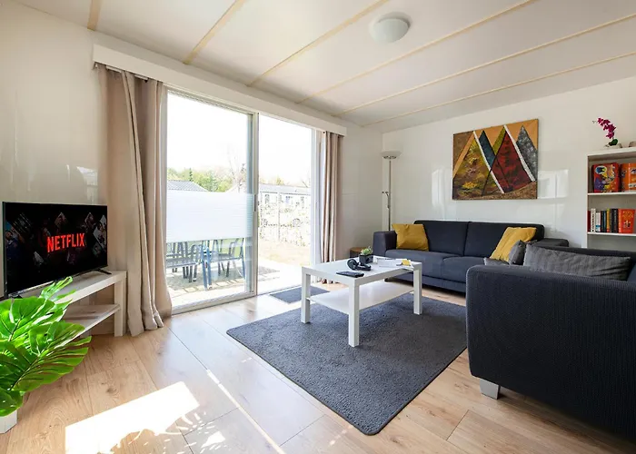 75, Relax - Nature - Cycling - Hiking - Central! - Leisure Only *