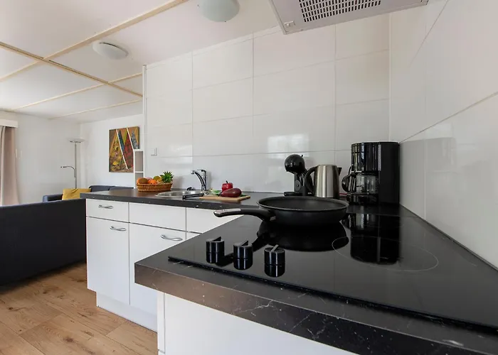 75, Relax - Nature - Cycling - Hiking - Central! - Leisure Only * Ойстервейк